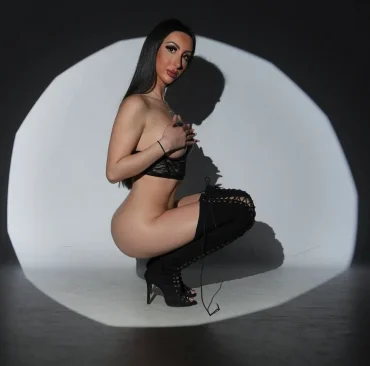 Sarah - Escort in Sharjah