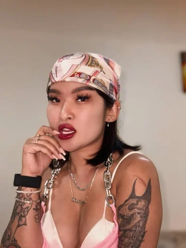 Kim - Escort in Ajman