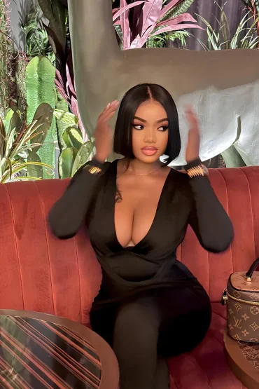 Casey - Escort in Dubai